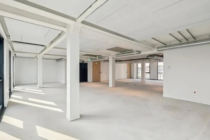 Office in Neuilly-sur-Seine to rent - Building Photo - Image 2 of 8