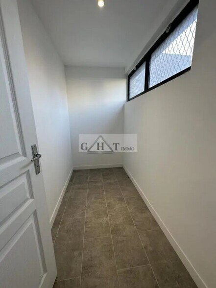 Industrial in Créteil to rent - Interior Photo - Image 3 of 6
