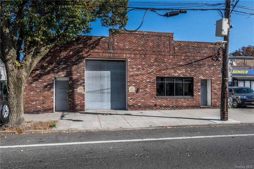 412 City Island Ave, Bronx, NY for sale - Building Photo - Image 1 of 28