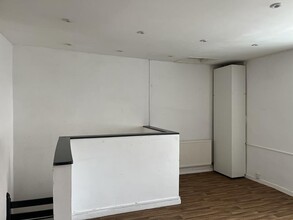 Market Sq, Newent for rent Interior Photo- Image 2 of 2