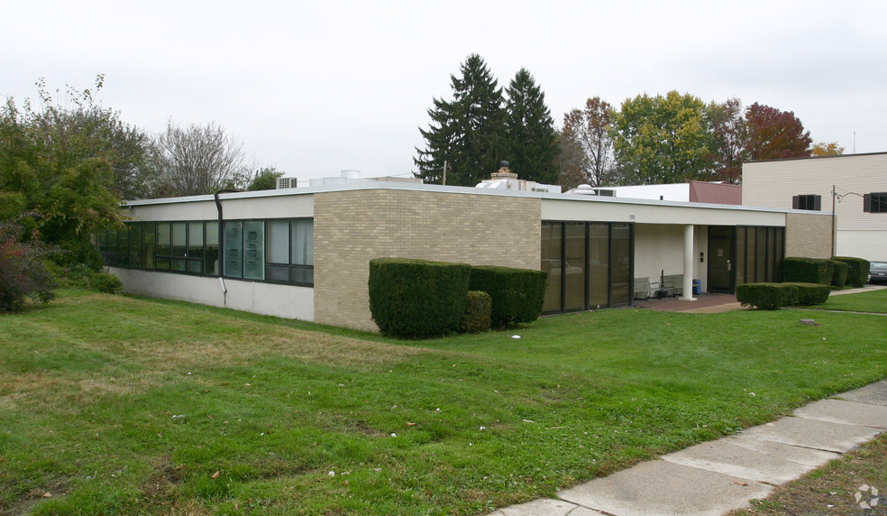 130 S State St, Upper Darby, PA for sale - Primary Photo - Image 1 of 1