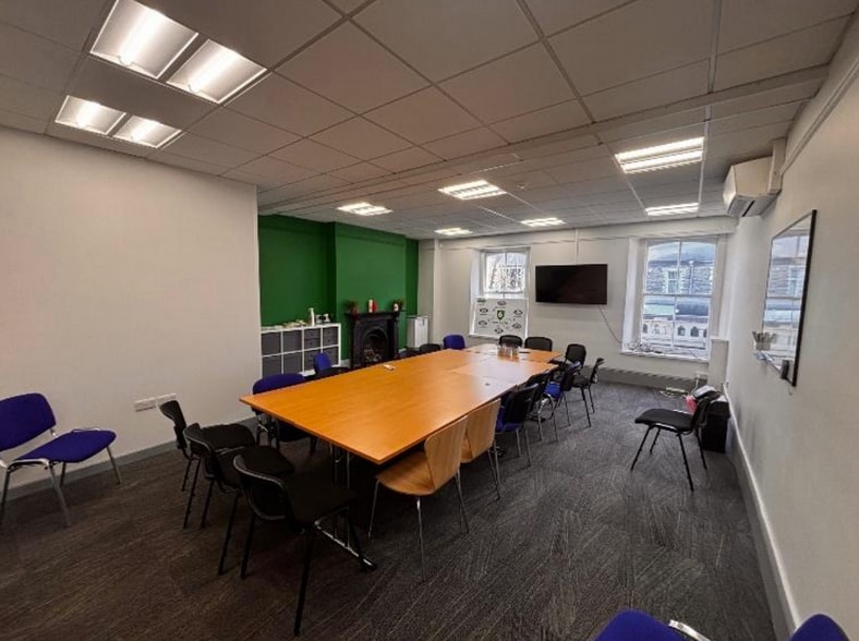 10 Windsor Rd, Penarth for sale - Interior Photo - Image 3 of 4