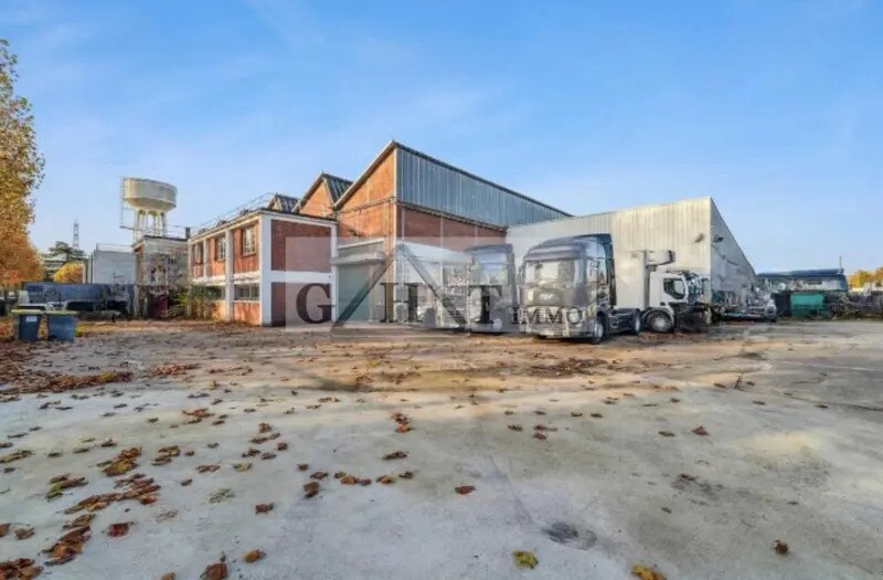 Industrial in Villeneuve-la-Garenne to rent - Building Photo - Image 2 of 3