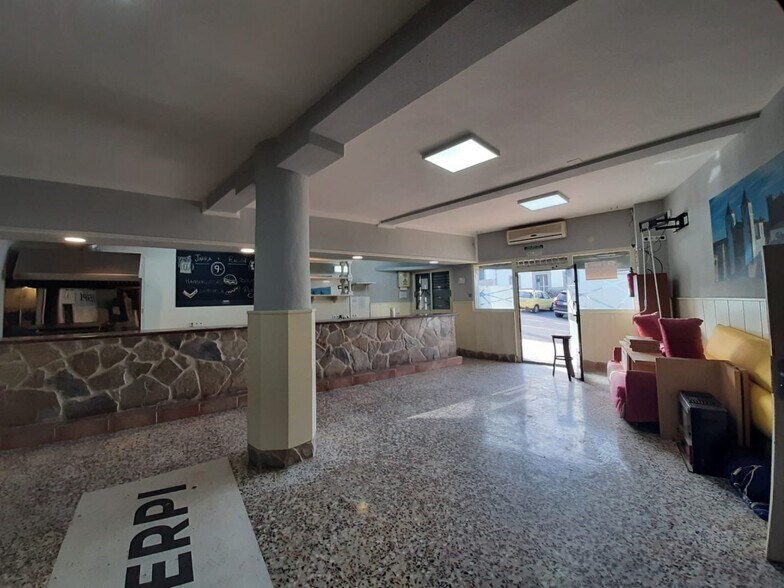 Retail in Cáceres, Cáceres for sale - Building Photo - Image 2 of 11