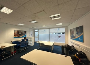 141 High St, Honiton to rent Interior Photo- Image 2 of 5