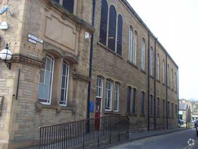 1 Hall St, Brighouse for rent - Building Photo - Image 2 of 3