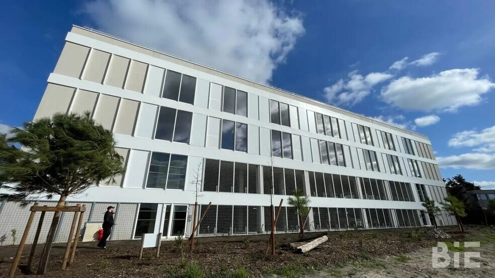 Office in Mérignac to rent - Building Photo - Image 1 of 10