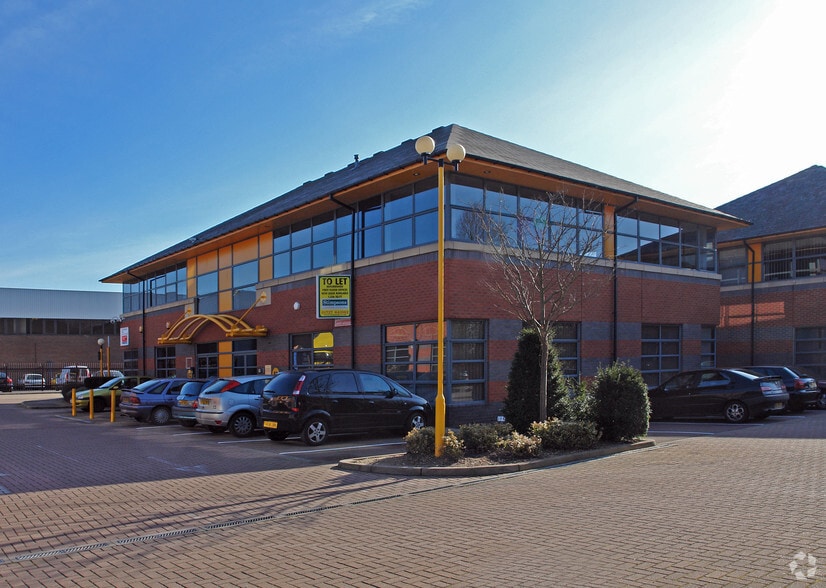 Alban Park, St Albans to rent - Building Photo - Image 2 of 4