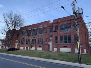 105 E High St, Manheim, PA for sale Building Photo- Image 1 of 6