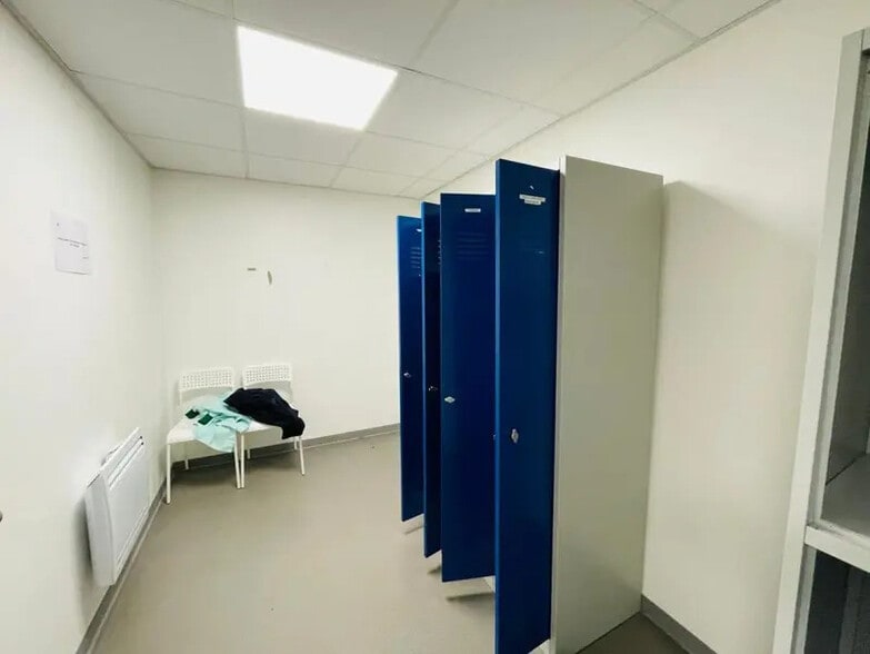 Light Industrial in Boulogne-Billancourt to rent - Interior Photo - Image 3 of 4