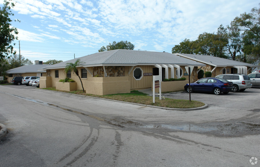 10225 Ulmerton Rd, Largo, FL for sale - Primary Photo - Image 1 of 1