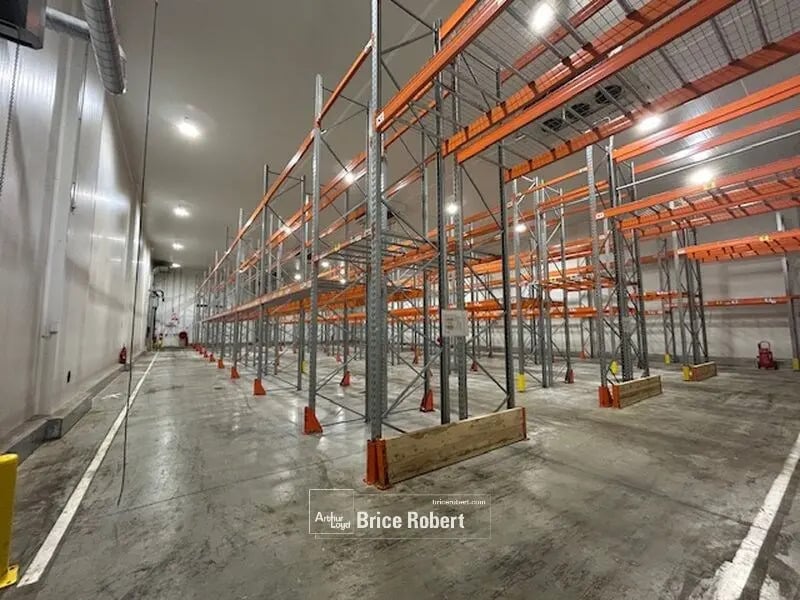 Light Industrial in Corbas to rent Interior Photo- Image 1 of 3