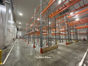 Light Industrial in Corbas to rent Interior Photo- Image 1 of 3