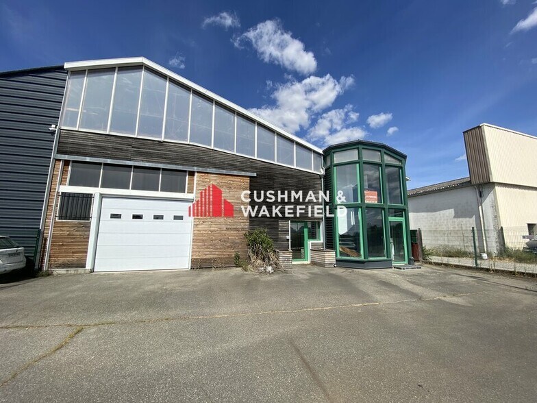 Office in Fenouillet to rent - Building Photo - Image 1 of 9