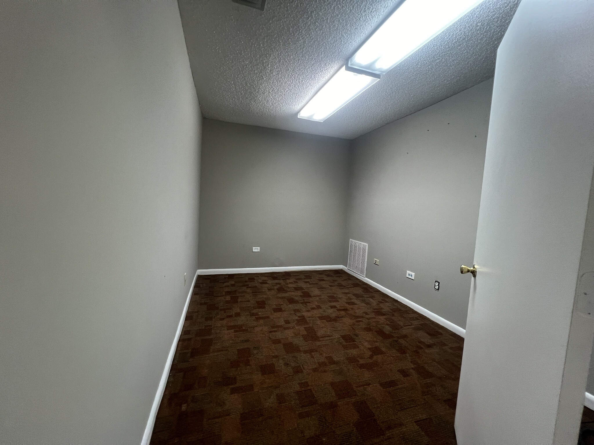 2426 Mayport Rd, Jacksonville, FL for rent Interior Photo- Image 1 of 6