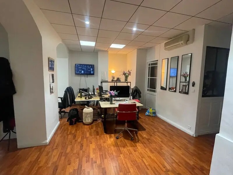 Office in Lyon to rent Interior Photo- Image 1 of 11