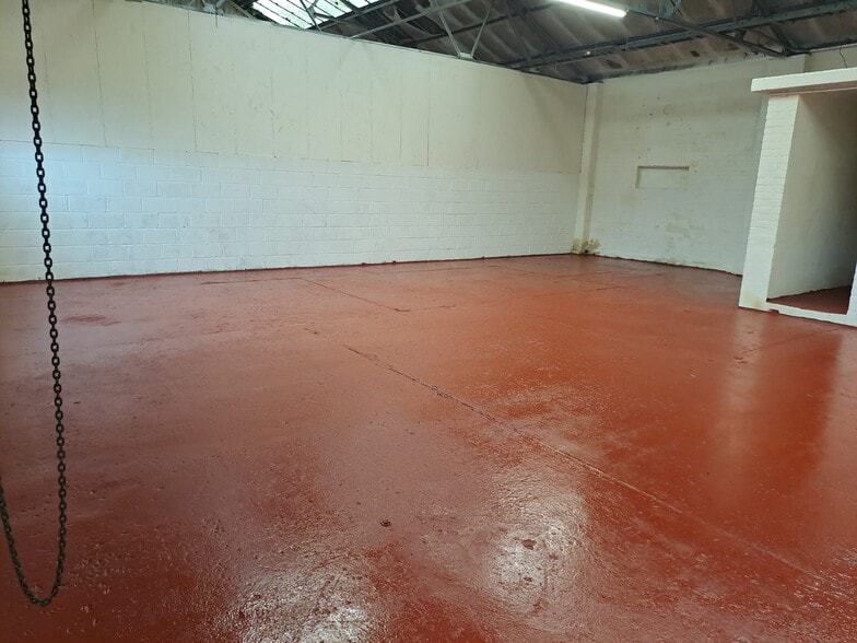 70 Hayes Ln, Stourbridge to rent - Building Photo - Image 2 of 4