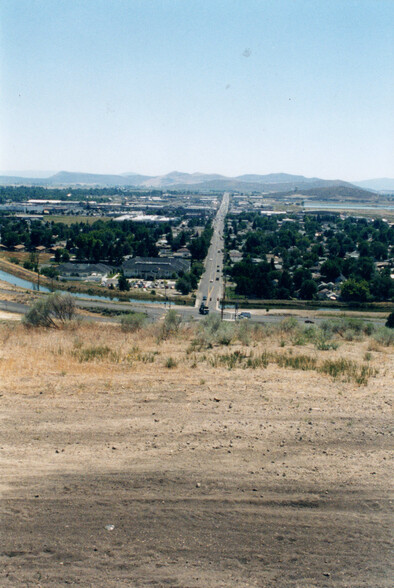 2727 Foothills Blvd, Klamath Falls, OR for sale - Building Photo - Image 2 of 3