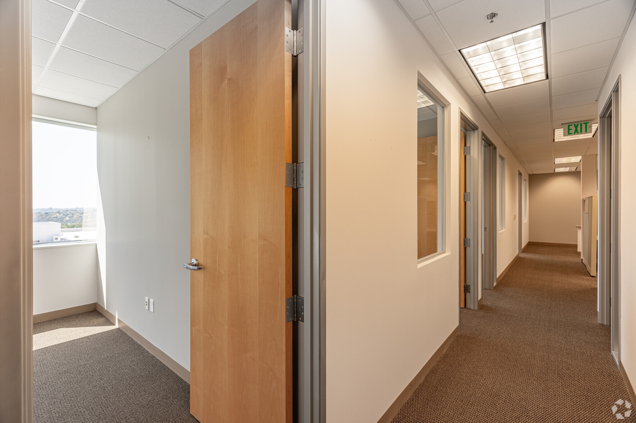 9655 Granite Ridge Dr, San Diego, CA to rent Interior Photo- Image 1 of 6