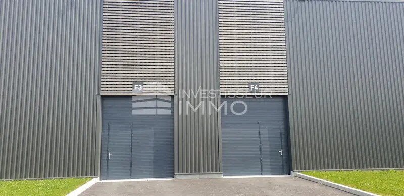 Light Industrial in Saint-Fargeau-Ponthierry for sale Building Photo- Image 1 of 12