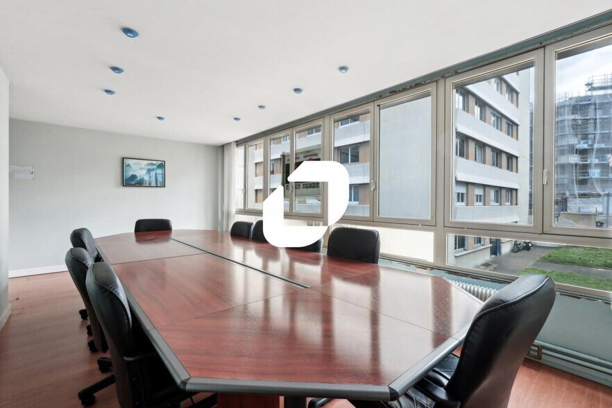 Office in Sèvres for sale - Interior Photo - Image 2 of 14