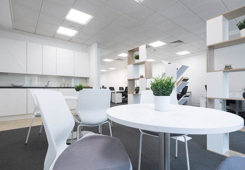 43 London Wall, London to rent - Interior Photo - Image 2 of 8