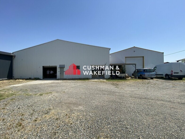 Light Industrial in Saint-Jory for sale - Building Photo - Image 1 of 5