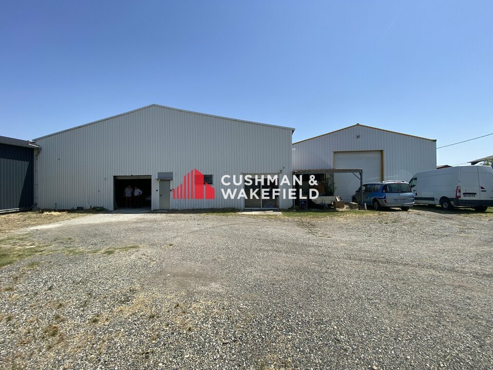 Light Industrial in Saint-Jory for sale Building Photo- Image 1 of 6