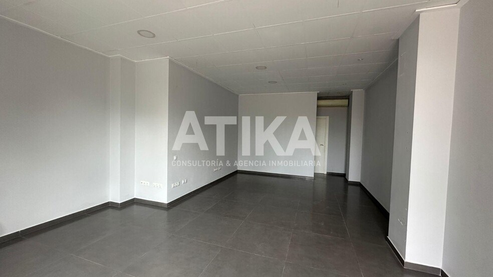 Retail in Ontinyent, Valencia to rent - Interior Photo - Image 2 of 5