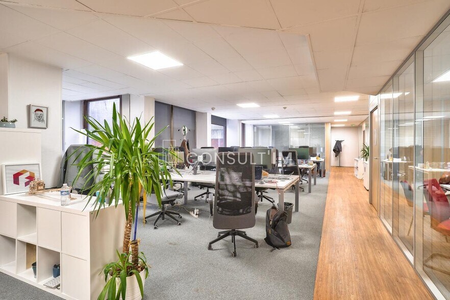 Office in Saint-Cloud to rent - Interior Photo - Image 2 of 8