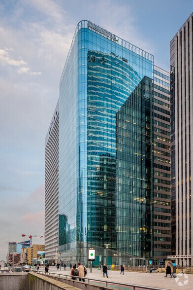 Office in 77 Esplanade Du Général De Gaulle, Puteaux to rent - Building Photo - Image 3 of 3