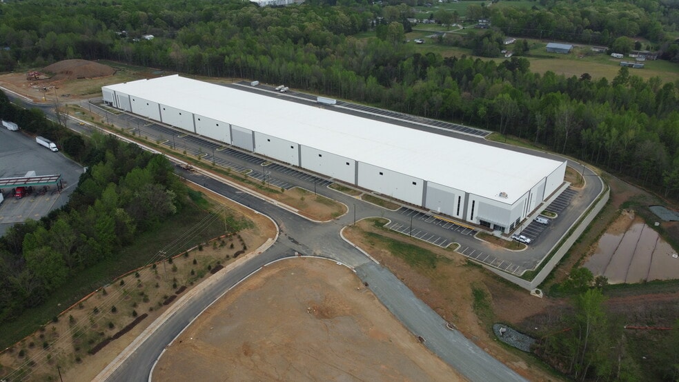 6465 Buckhorn Industrial Pky, Mebane, NC for rent - Building Photo - Image 2 of 6