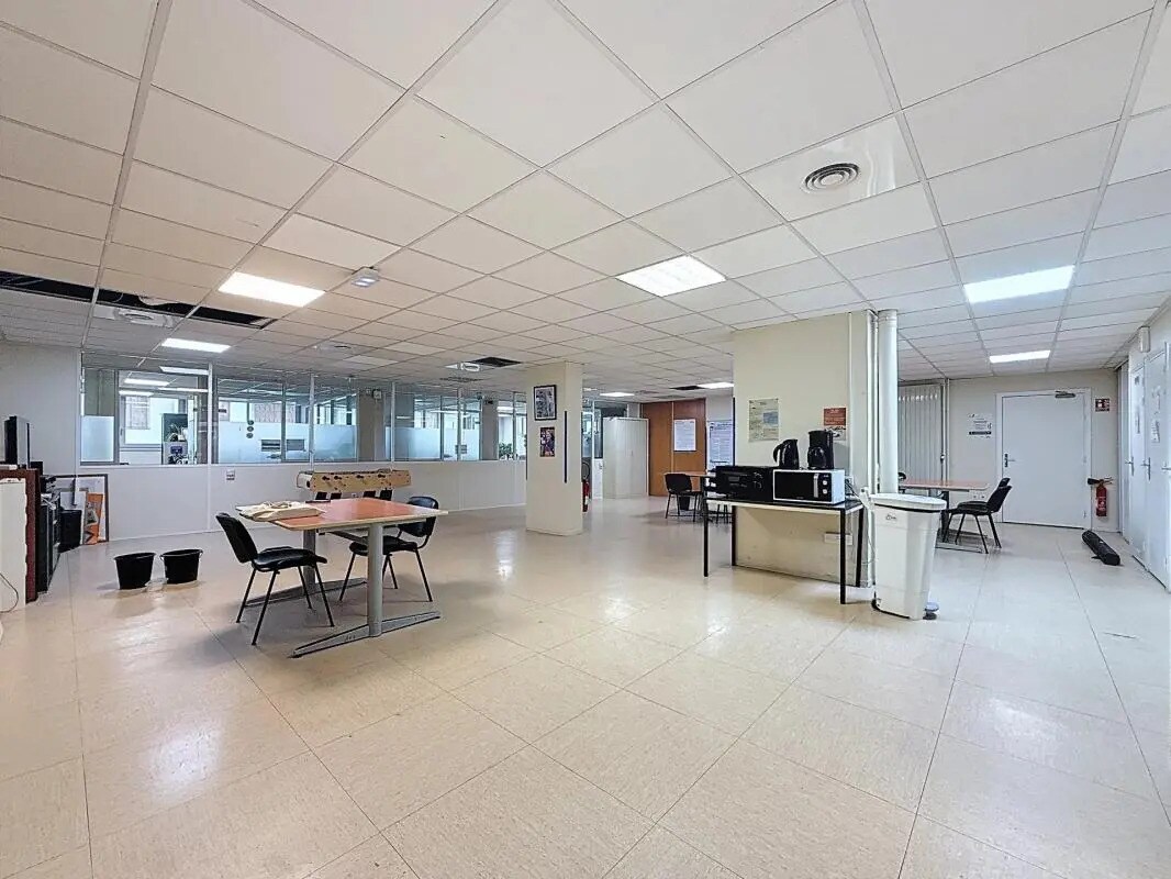 Retail in Nice for sale Interior Photo- Image 1 of 11