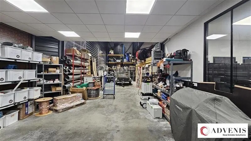 Location Entrepôt 350 m² - Photo 1