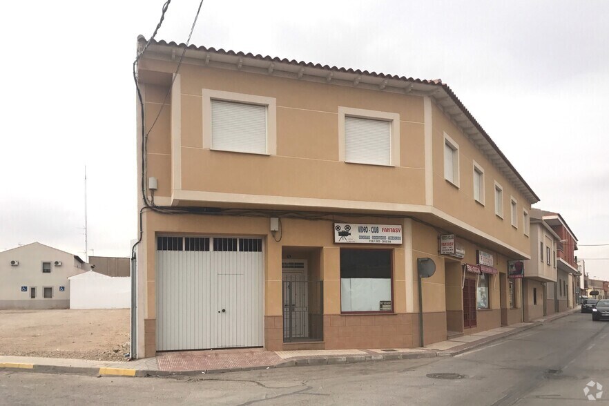 Avenida Paz, 3, Villacañas, Toledo to rent - Primary Photo - Image 1 of 2