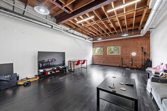 6515 W Sunset Blvd, Hollywood, CA for rent Interior Photo- Image 2 of 4