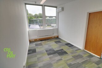 Bridge Rd, Haywards Heath to rent Interior Photo- Image 2 of 5