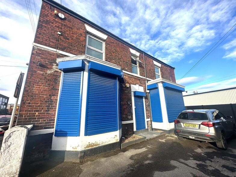 6 Wortley Moor Rd, Leeds to rent - Building Photo - Image 2 of 8