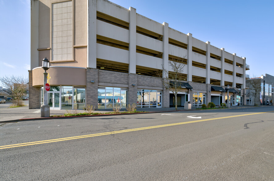 270 S Columbia St, Seaside, OR for rent - Building Photo - Image 2 of 33