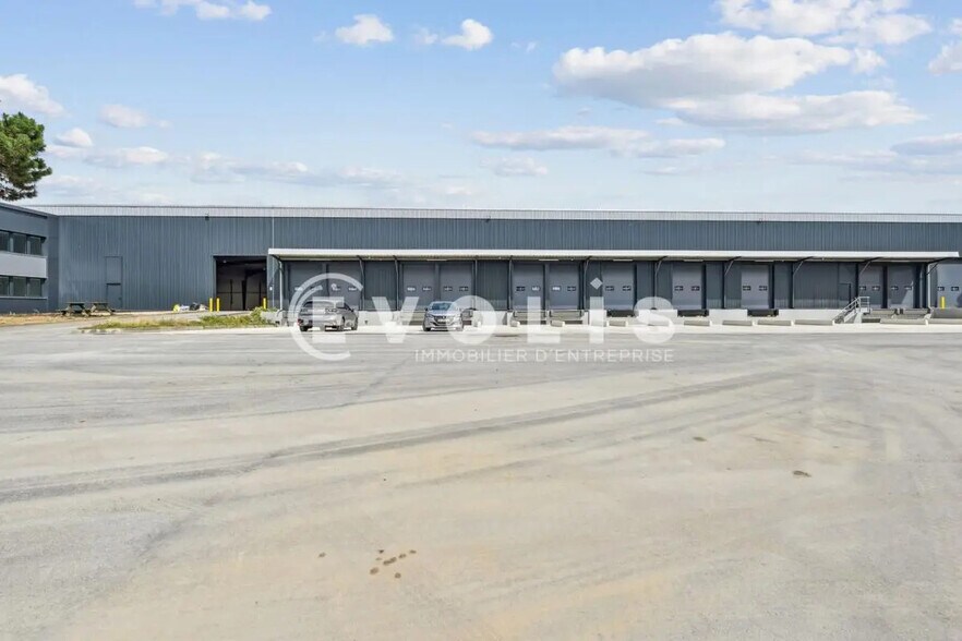 60 Rue Robert Moinon, Goussainville to rent - Building Photo - Image 3 of 28