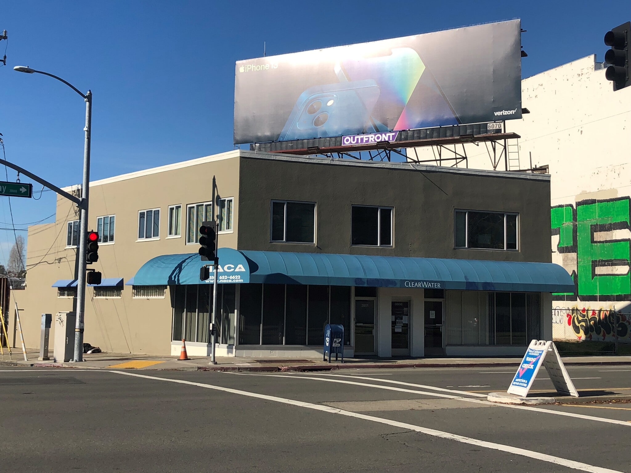 3801-3805 Broadway, Oakland, CA to rent Primary Photo- Image 1 of 13