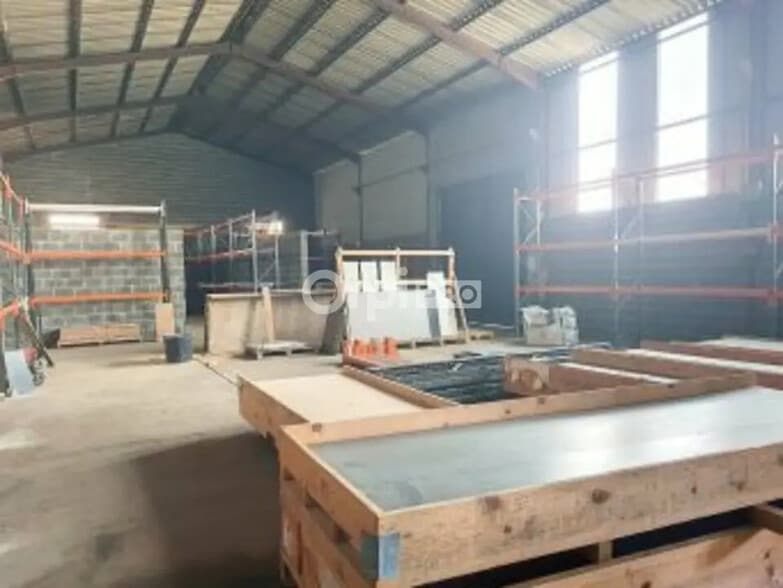 Light Industrial in Domérat for sale - Interior Photo - Image 2 of 2