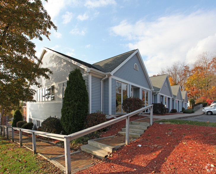 733 E Main St, Torrington, CT for sale - Primary Photo - Image 1 of 1