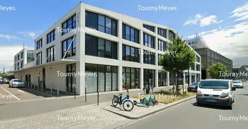 Retail in Bordeaux to rent Building Photo- Image 1 of 5