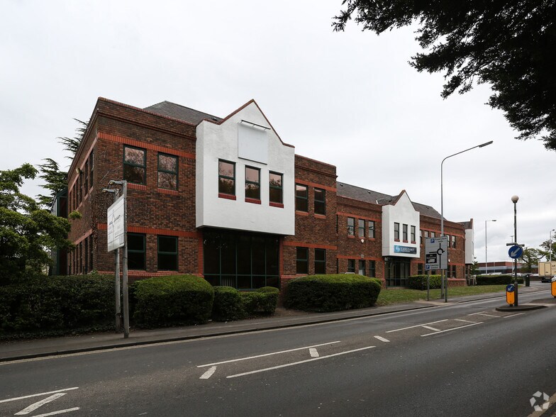 3 White Oak Sq, Swanley for rent - Building Photo - Image 3 of 7