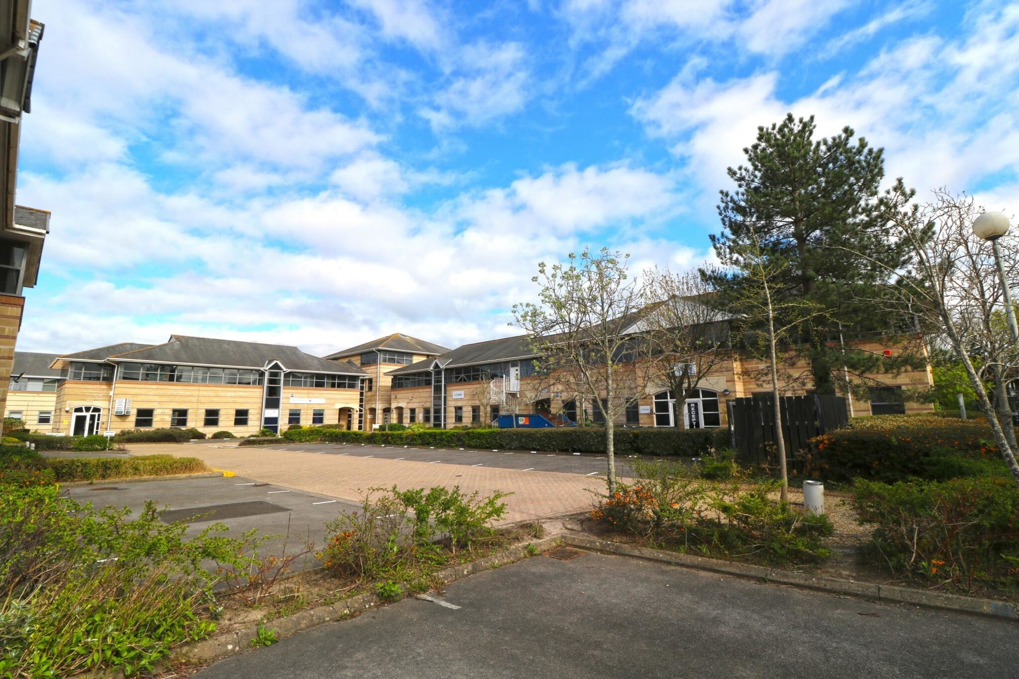 306 Worle Pky, Weston Super Mare for sale Primary Photo- Image 1 of 1