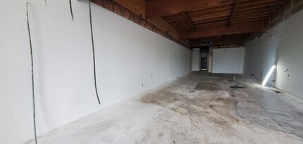 2612-2628 E South St, Long Beach, CA to rent Interior Photo- Image 2 of 7