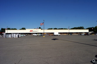 3232 N Lewis Ave, Waukegan, IL for rent Building Photo- Image 1 of 12