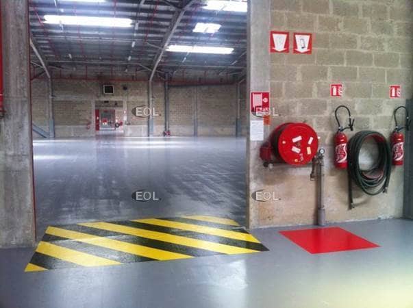 Industrial in Compans to rent - Interior Photo - Image 2 of 9
