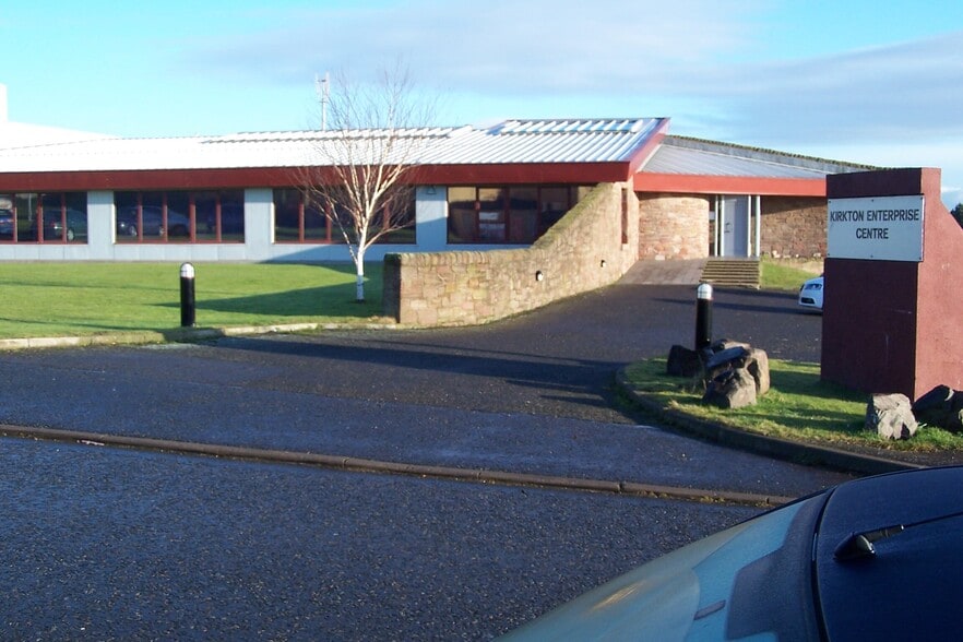 Sir William Smith Rd, Arbroath to rent - Building Photo - Image 1 of 3